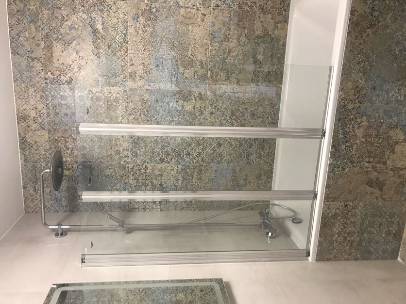 Łazienka z płytkami patchwork