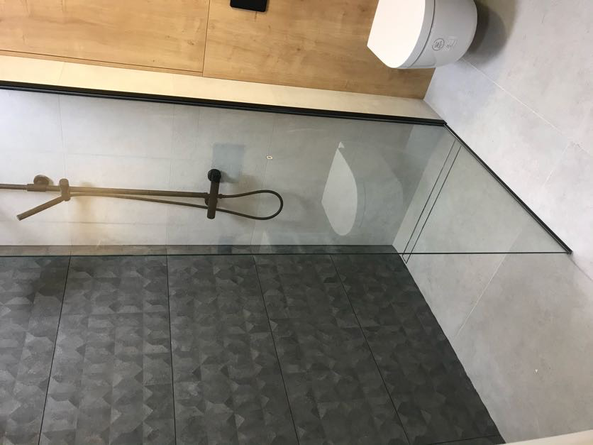 Płytki strukturalne w łazience