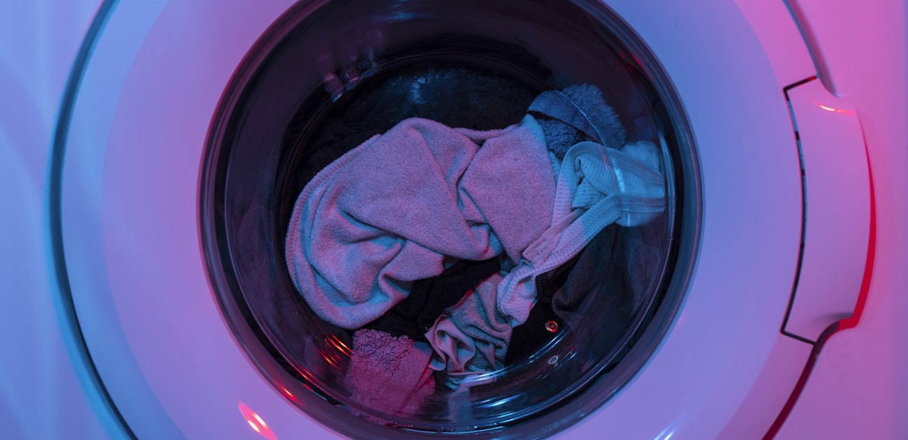 Pralka w łazience w Warszawie 2026: gdzie ją ustawić i jak zabudować - Poradnik remontowy Tambur House